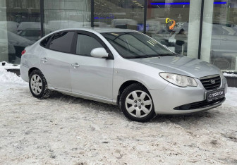 Подержанный автомобиль Hyundai Elantra Sedan 2008 года (3 фото)