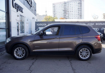 Подержанный автомобиль BMW X3 2013 года (8 фото)