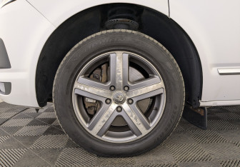 Подержанный автомобиль Volkswagen Multivan 2018 года (12 фото)