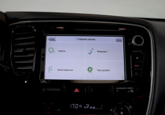 Подержанный автомобиль Mitsubishi Outlander 2016 года (8 фото)