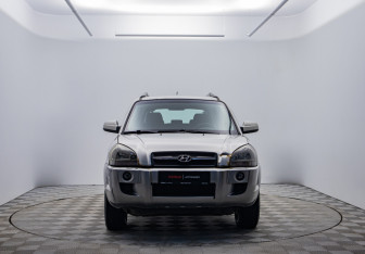 Подержанный автомобиль Hyundai Tucson 2007 года (2 фото)