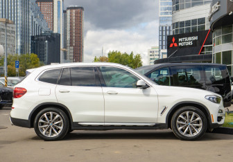 Подержанный автомобиль BMW X3 2019 года (3 фото)