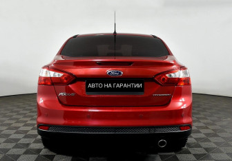 Подержанный автомобиль Ford Focus Sedan 2014 года (4 фото)