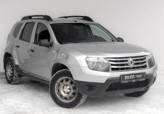 Подержанный автомобиль Renault Duster 2013 года (3 фото)