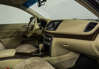 Подержанный автомобиль Nissan Teana 2011 года (14 фото)