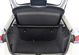 Подержанный автомобиль Skoda Rapid Liftback 2021 года (10 фото)