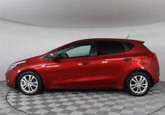 Подержанный автомобиль Kia Ceed Hatchback 2013 года (8 фото)
