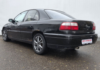 Подержанный автомобиль Opel Omega Sedan 2000 года (7 фото)