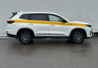 Подержанный автомобиль Chery Tiggo 8 Pro 2023 года (4 фото)