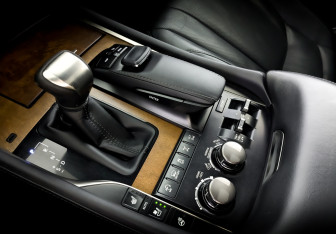 Подержанный автомобиль Lexus LX 2016 года (28 фото)