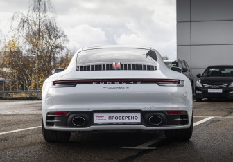 Подержанный автомобиль Porsche 911 Coupe 2020 года (10 фото)