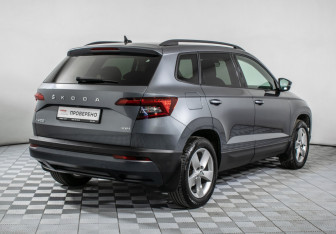 Подержанный автомобиль Skoda Karoq 2021 года (5 фото)