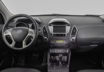 Подержанный автомобиль Hyundai ix35 2012 года (13 фото)
