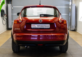 Подержанный автомобиль Nissan Juke 2014 года (5 фото)