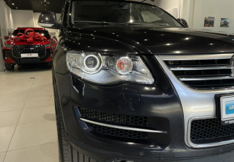 Подержанный автомобиль Volkswagen Touareg 2007 года (9 фото)