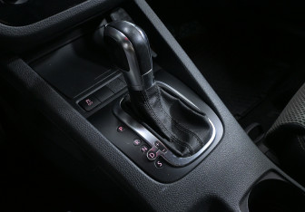 Подержанный автомобиль Volkswagen Scirocco 2011 года (12 фото)