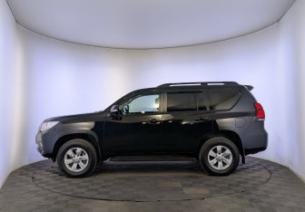 Подержанный автомобиль Toyota Land Cruiser Prado 2021 года (8 фото)