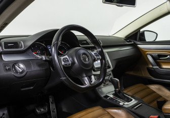 Подержанный автомобиль Volkswagen Passat CC 2013 года (11 фото)