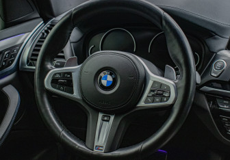 Подержанный автомобиль BMW X3 2019 года (15 фото)