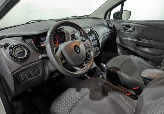 Подержанный автомобиль Renault Kaptur 2017 года (15 фото)