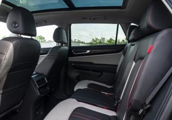 Подержанный автомобиль Volkswagen Teramont 2023 года (14 фото)