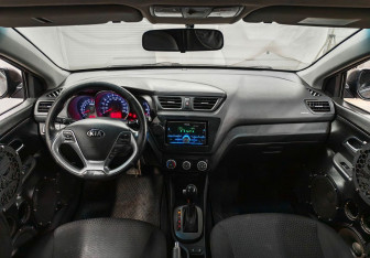 Подержанный автомобиль Kia Rio Sedan 2015 года (11 фото)