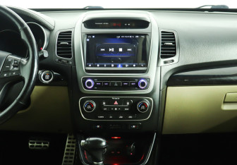 Подержанный автомобиль Kia Sorento 2012 года (16 фото)
