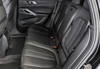 Подержанный автомобиль BMW X6 2020 года (18 фото)
