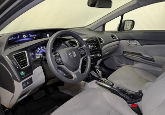 Подержанный автомобиль Honda Civic Sedan 2013 года (16 фото)