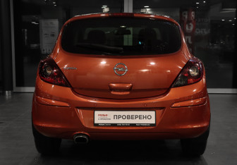 Подержанный автомобиль Opel Corsa 2013 года (7 фото)