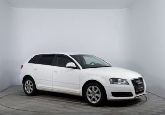 Подержанный автомобиль Audi A3 Hatchback 2009 года (3 фото)