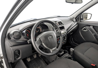 Подержанный автомобиль LADA (ВАЗ) Granta Sedan 2023 года (16 фото)