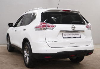 Подержанный автомобиль Nissan X-Trail 2016 года (7 фото)