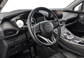 Подержанный автомобиль Hyundai Santa Fe 2021 года (15 фото)