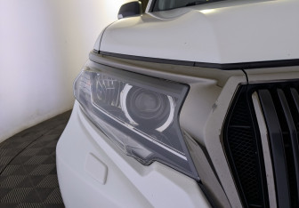 Подержанный автомобиль Toyota Land Cruiser Prado 2021 года (17 фото)