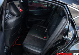 Подержанный автомобиль Toyota Camry Sedan 2025 года (8 фото)