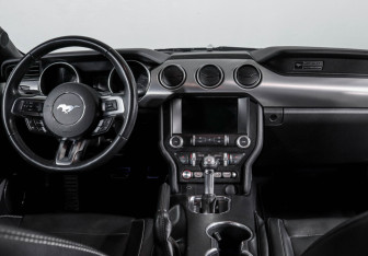 Подержанный автомобиль Ford Mustang Coupe 2020 года (12 фото)