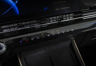 Подержанный автомобиль Omoda C5 2024 года (14 фото)