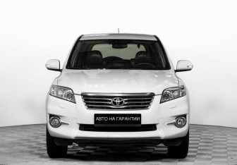 Подержанный автомобиль Toyota RAV4 2011 года (2 фото)