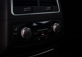 Подержанный автомобиль Audi A6 Sedan 2015 года (11 фото)