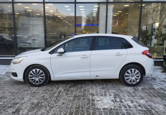 Подержанный автомобиль Citroen C4 Hatchback 2012 года (5 фото)