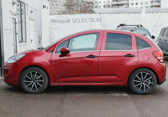 Подержанный автомобиль Citroen C3 Hatchback 2010 года (8 фото)