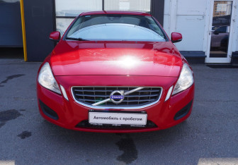 Подержанный автомобиль Volvo S60 2012 года (2 фото)