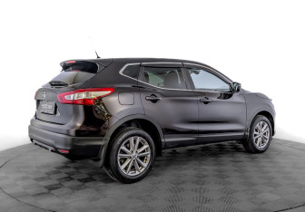 Подержанный автомобиль Nissan Qashqai 2014 года (5 фото)