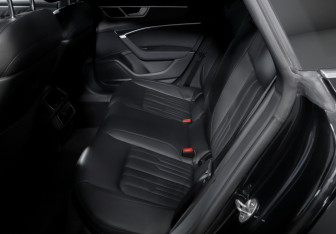 Подержанный автомобиль Audi A7 2021 года (10 фото)