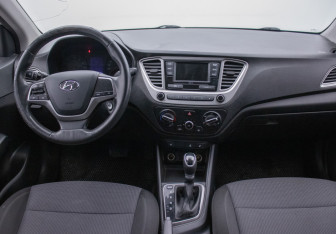 Подержанный автомобиль Hyundai Solaris Sedan 2021 года (13 фото)