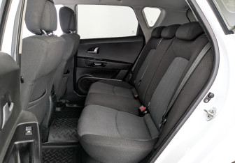 Подержанный автомобиль Kia Ceed Hatchback 2011 года (18 фото)