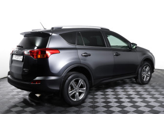 Подержанный автомобиль Toyota RAV4 2015 года (5 фото)