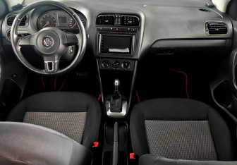 Подержанный автомобиль Volkswagen Polo Sedan 2011 года (9 фото)
