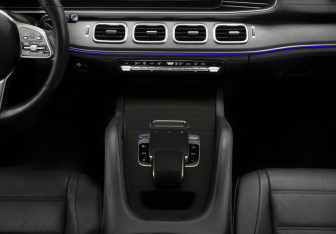 Подержанный автомобиль Mercedes-Benz GLE 2020 года (19 фото)
